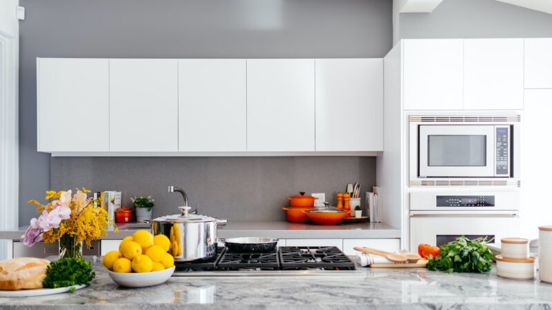 Cucina Rustica Chic: Stile e Funzionalità