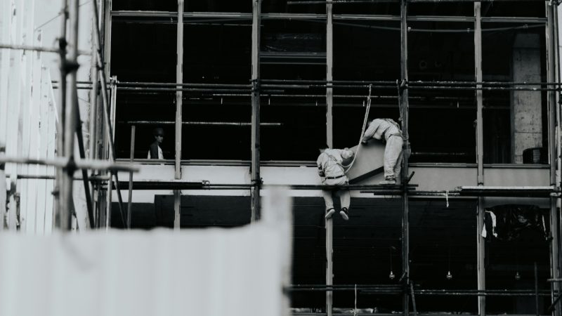 Guida completa all’edilizia acrobatica: pro e contro