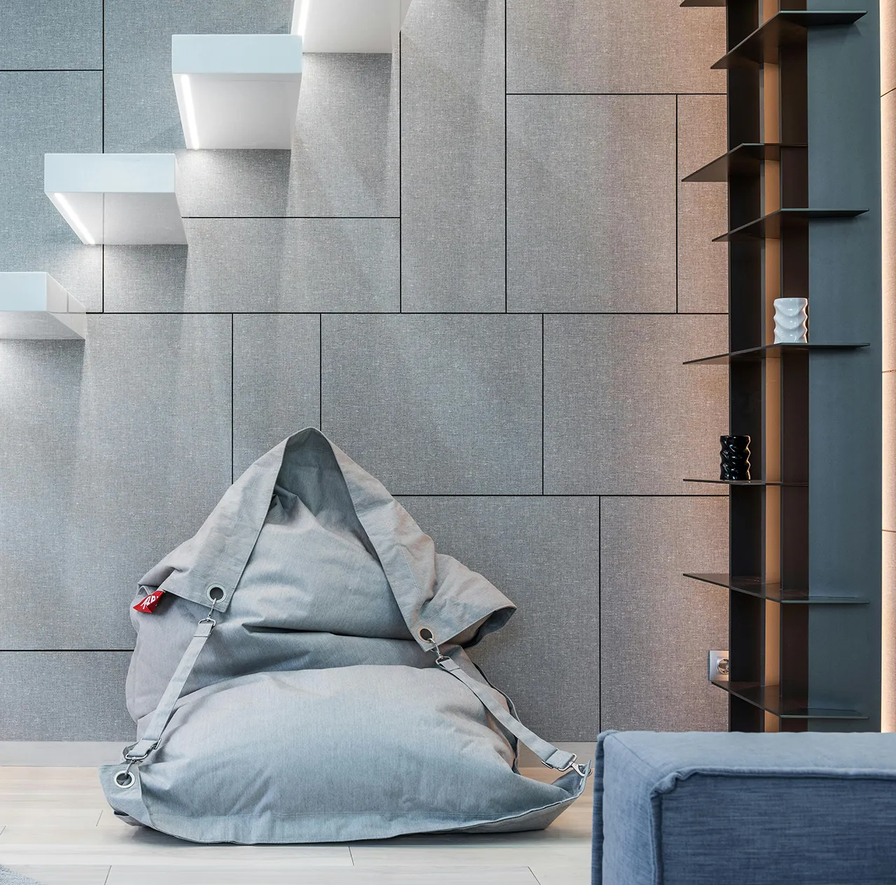 Poltrona sacco: l’icona del design italiano che torna negli interni contemporanei